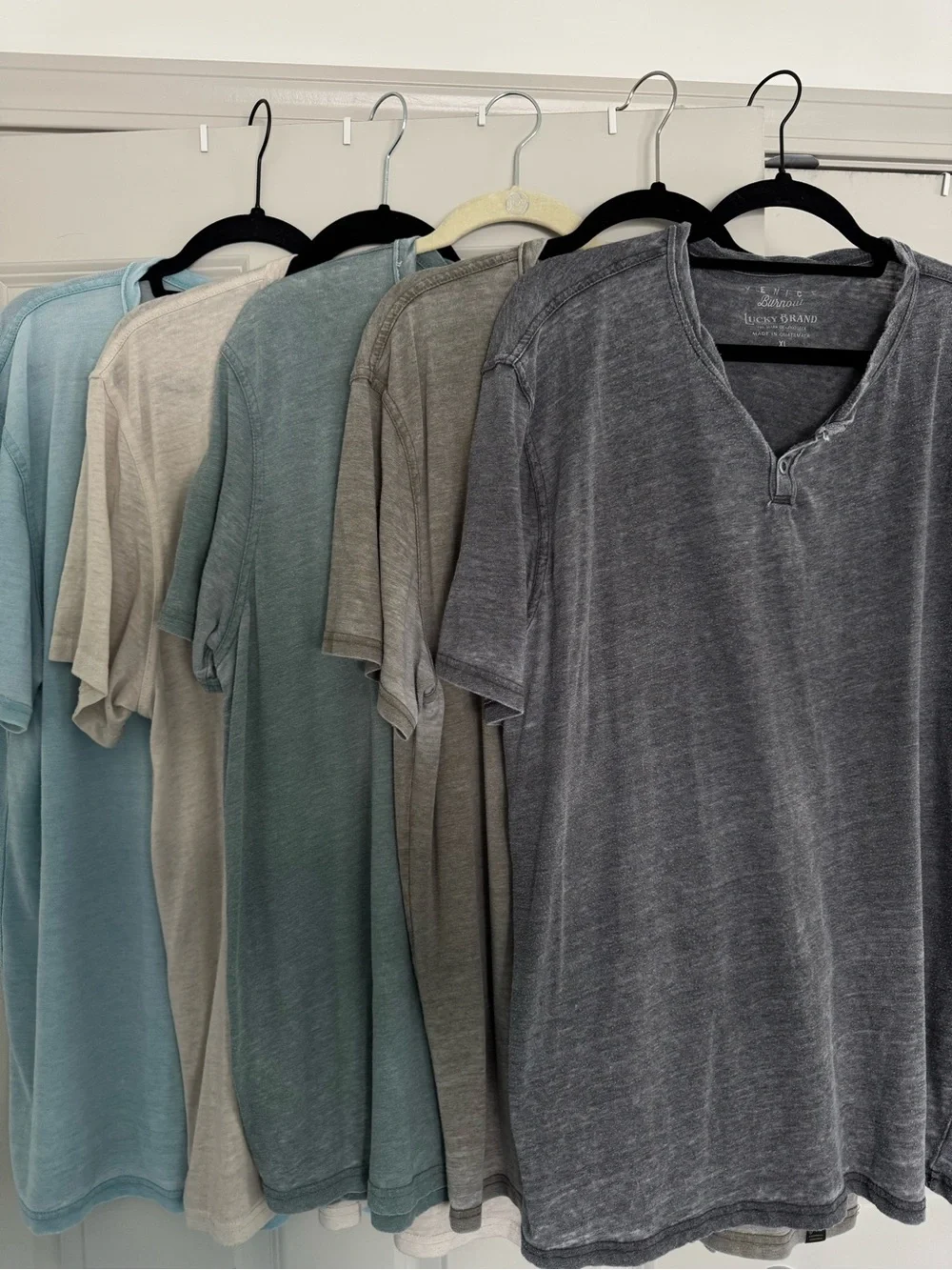 Lucky Brand Burnoit Henley T-Shirt Lot - Picture 1 of 3